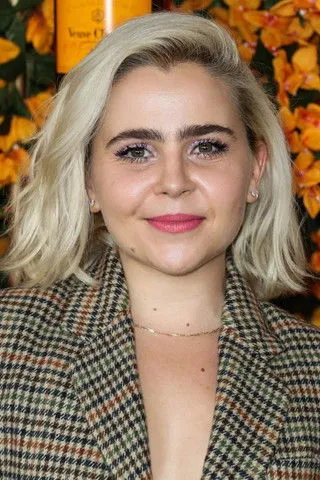 Photo of Mae Whitman