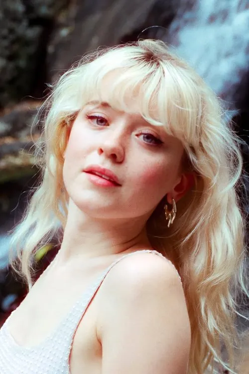 Profile photo of Maisie Peters