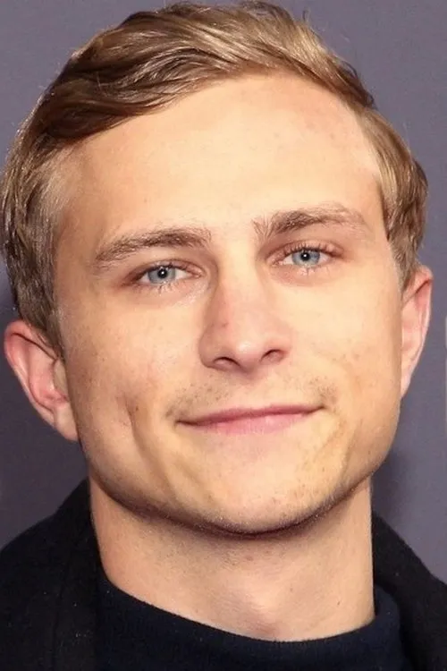 Photo of Max Hubacher