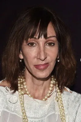 Profile photo of Merle Ginsberg