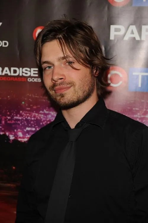 Profile photo of Mike Lobel