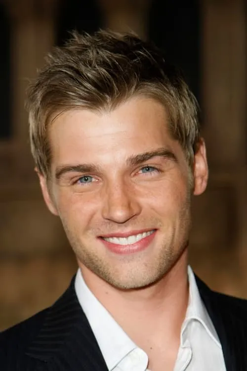 Profile photo of Mike Vogel