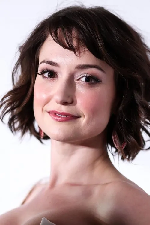 Profile photo of Milana Vayntrub