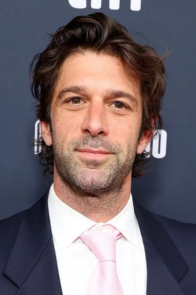 Profile photo of Nick Weidenfeld