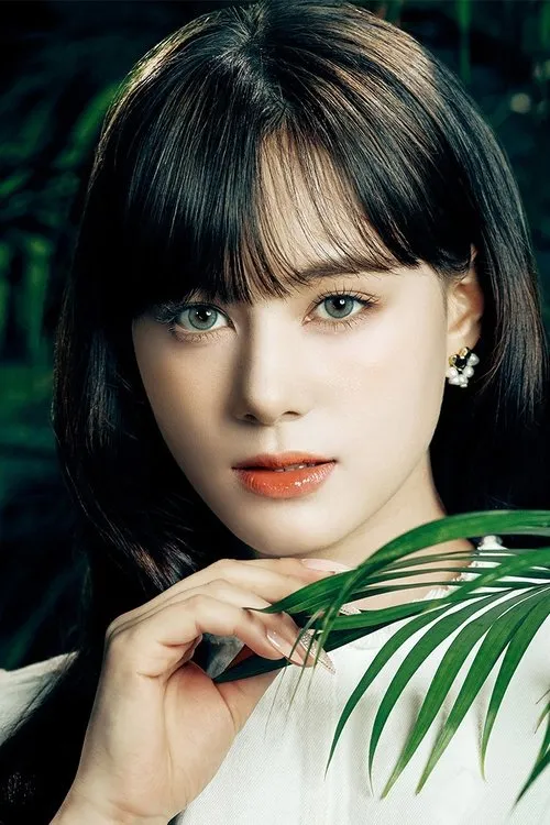 Profile photo of Nina Hillman