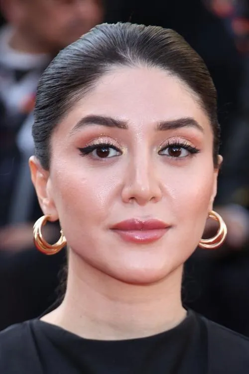 Photo of Niousha Akhshi