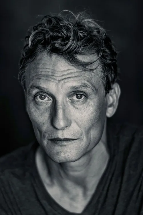 Photo of Oliver Masucci