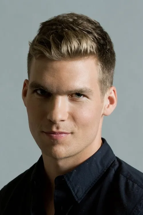 Photo of Pete Ploszek