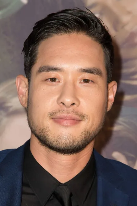 Profile photo of Raymond Lee