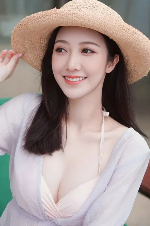 Profile photo of Regina Ho