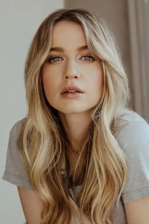 Profile photo of Roan Curtis