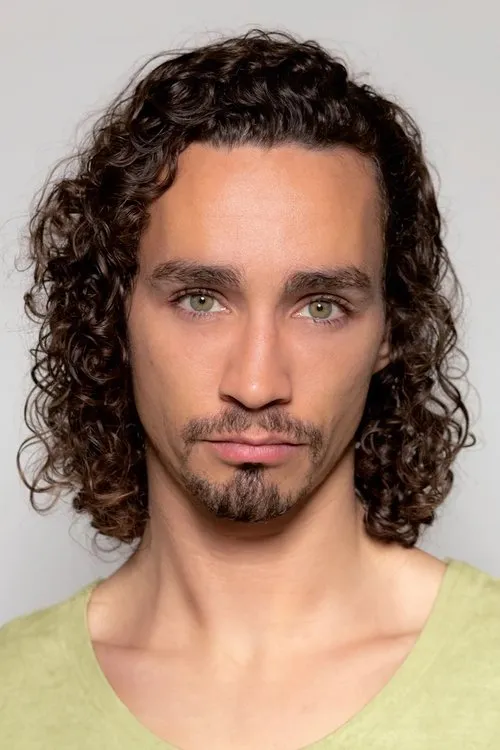 Profile photo of Robert Sheehan