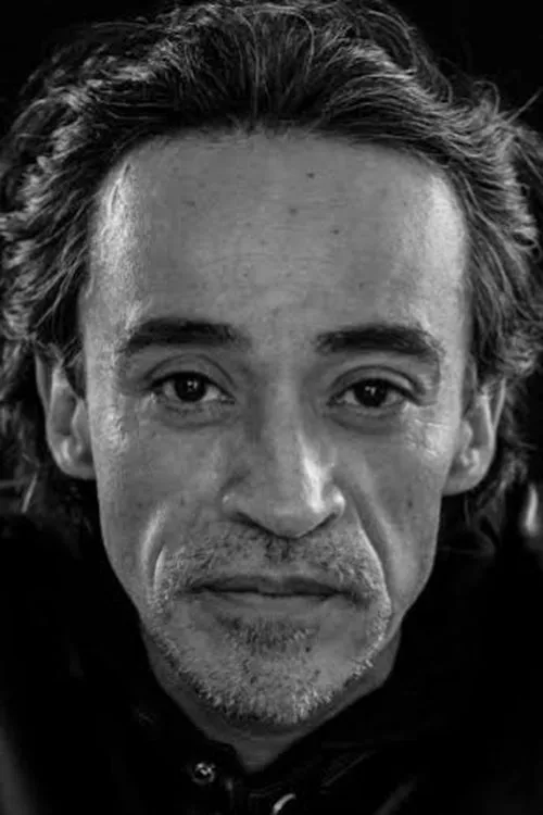 Profile photo of Roberto Sosa