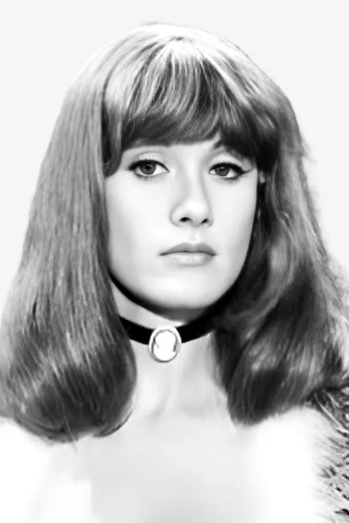 Profile photo of Robyn Hilton