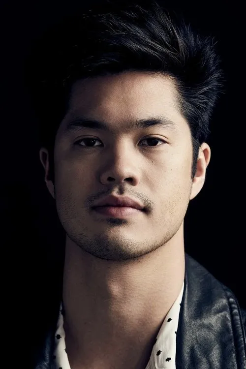 Profile photo of Ross Butler
