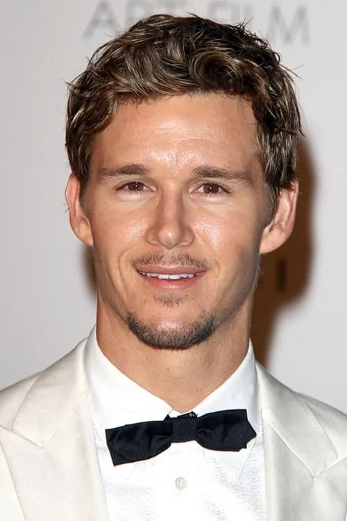 Profile photo of Ryan Kwanten