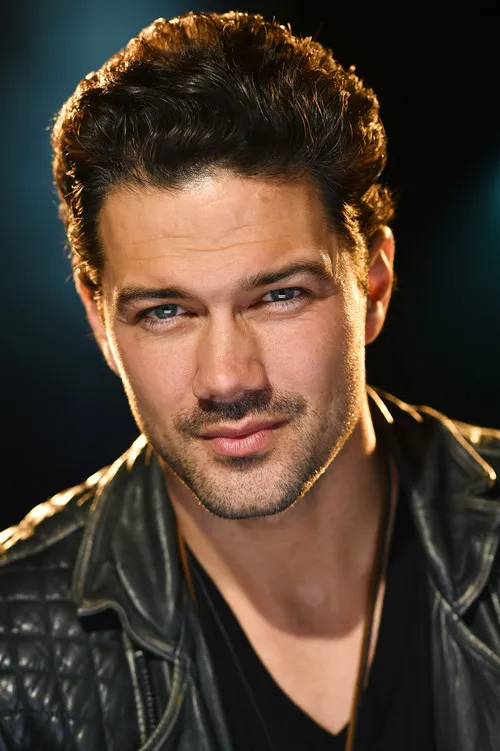 Photo of Ryan Paevey