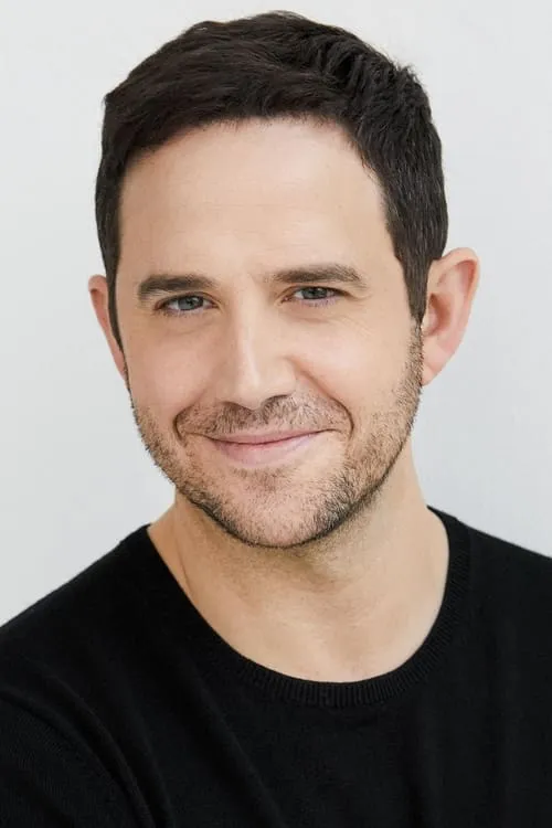 Photo of Santino Fontana