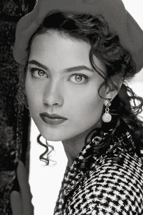 Photo of Shalom Harlow