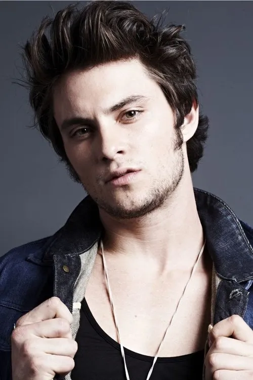 Photo of Shiloh Fernandez