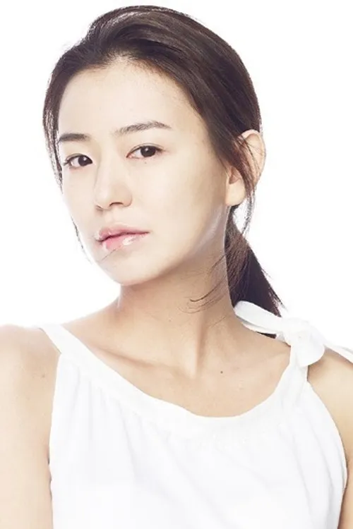 Profile photo of Shim Yi Young