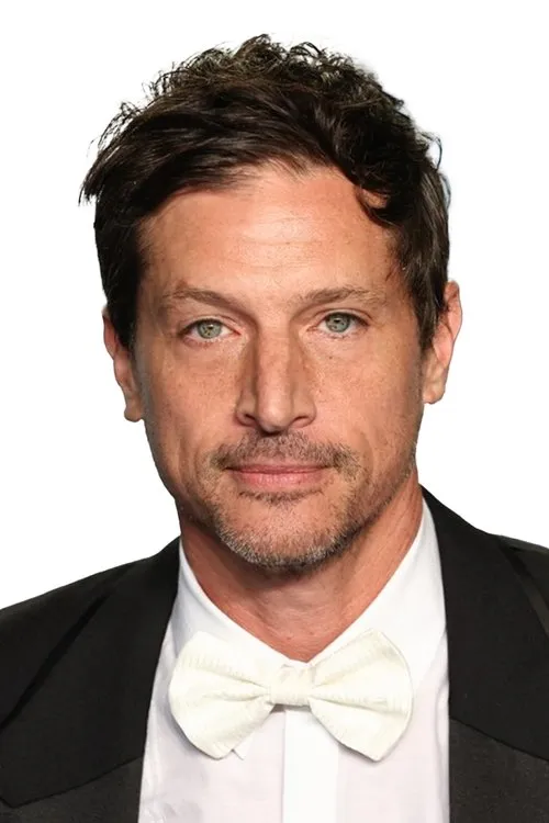 Photo of Simon Rex