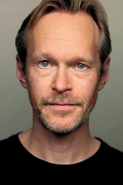 Photo of Steven Mackintosh