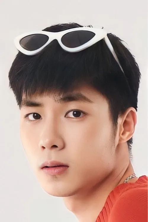 Profile photo of Tanakorn Tiyanont