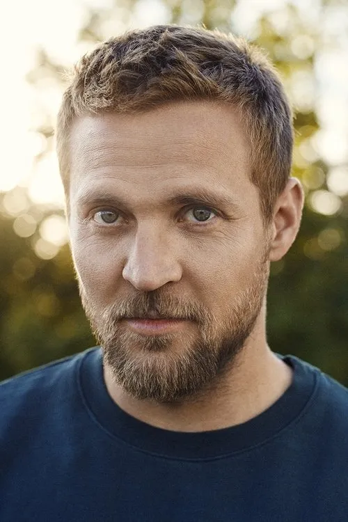 Photo of Tobias Santelmann