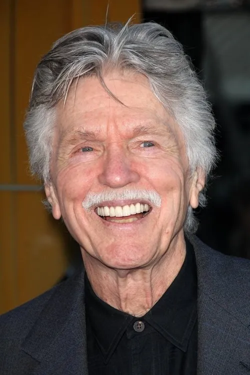 Photo of Tom Skerritt