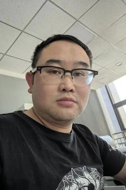 Profile photo of TouXiong Shi