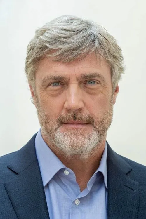Profile photo of Vincent Regan
